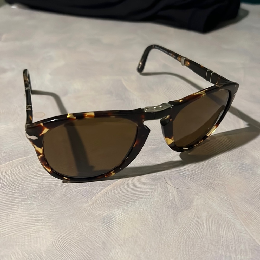 LIKE NEW Persol Tortoiseshell Polarized Sunglasses